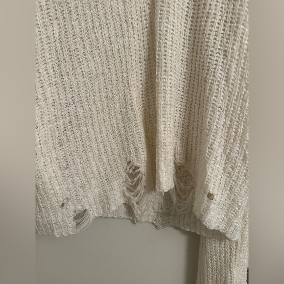 Distressed sweater - Picture 2 of 4